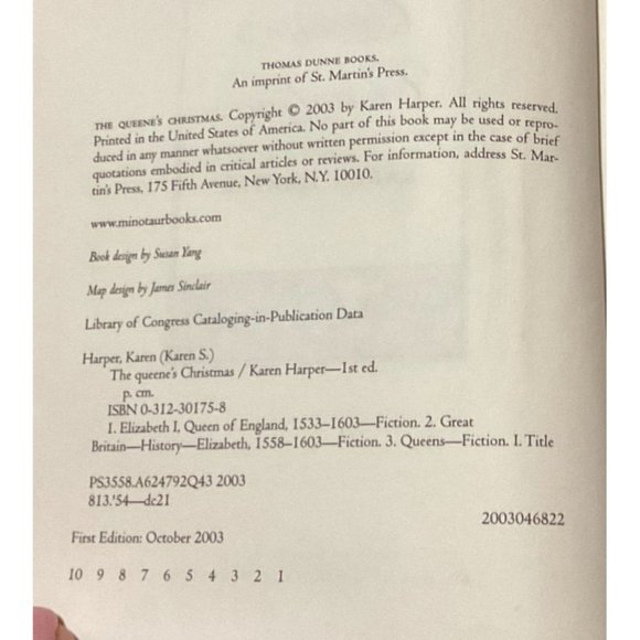 THE QUEENE'S CHRISTMAS BOOK KAREN HARPER HARD COVER BOOK DUST JACKET MYSTERY - Picture 5 of 6